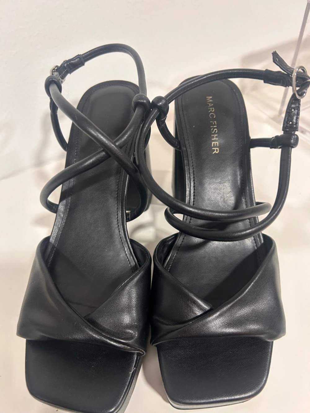 Marc Fisher Black Strappy Block Heel Sandals Minimal Chic Retro Going Out Sz 8.5